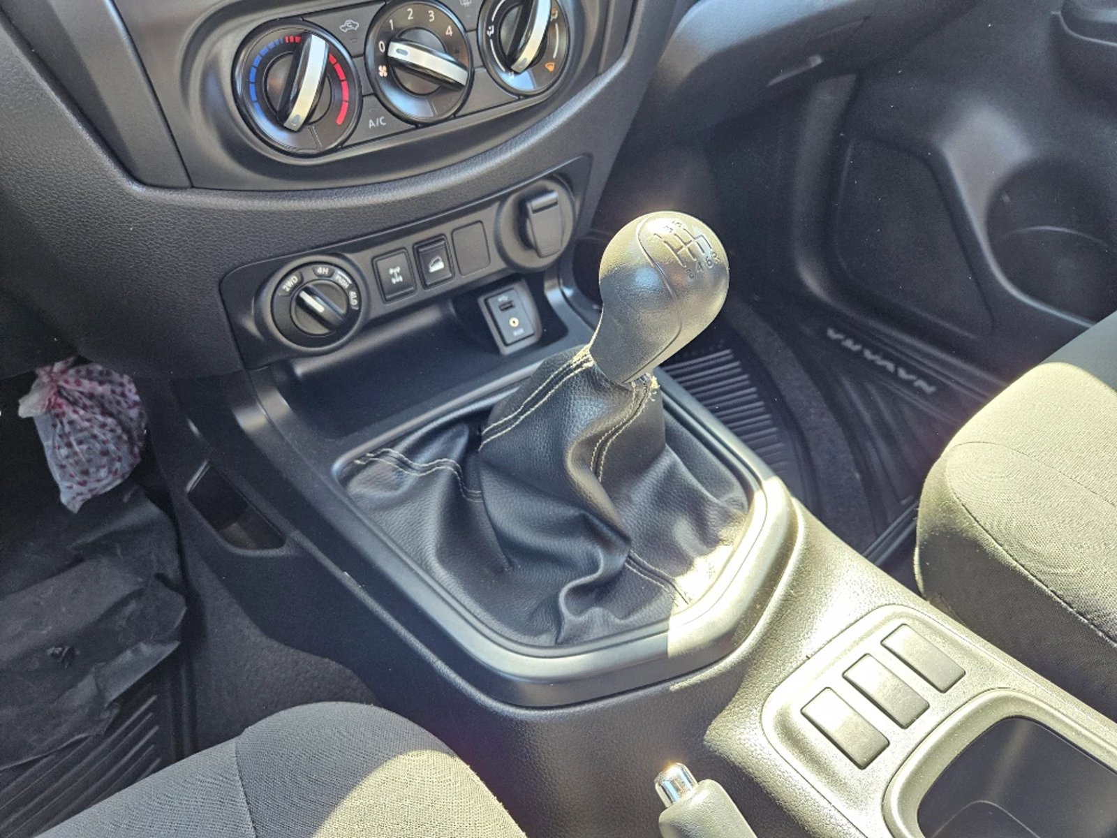 NISSAN NAVARA 2023 - Imagen 14 de 20