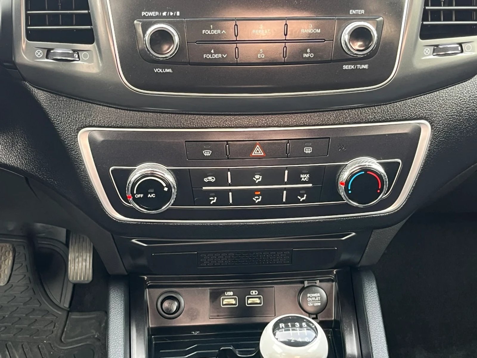 SSANGYONG GRAND MUSSO 2023 - Imagen 18 de 20
