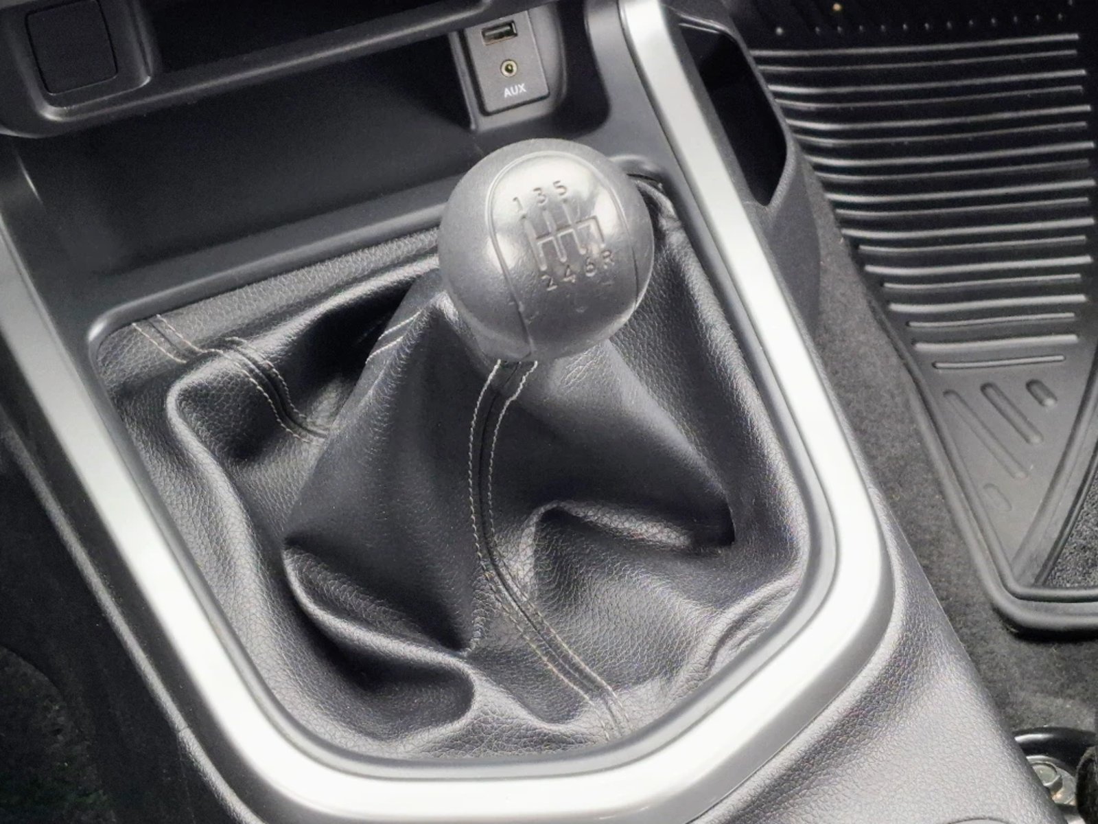 NISSAN NAVARA 2023 - Imagen 18 de 20