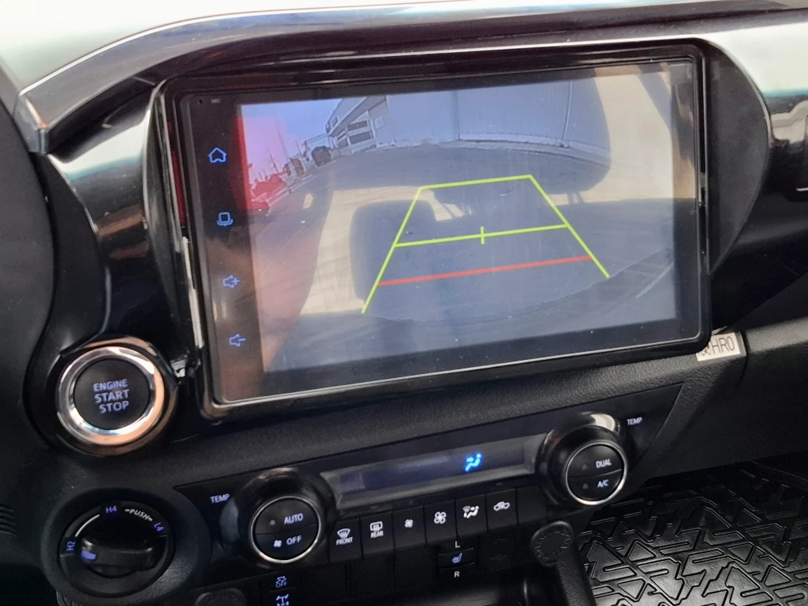 TOYOTA HILUX 2023 - Imagen 20 de 20