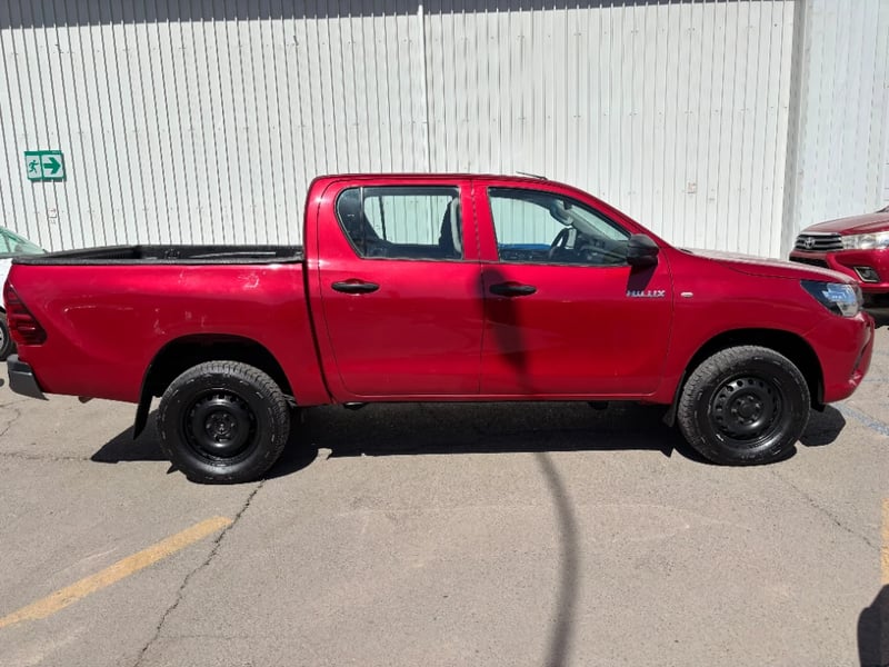 Toyota Hilux 2024 - Imagen 4 de 20