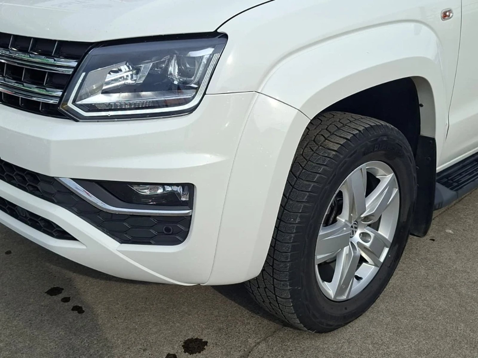 VOLKSWAGEN AMAROK 2023 - Imagen 12 de 20