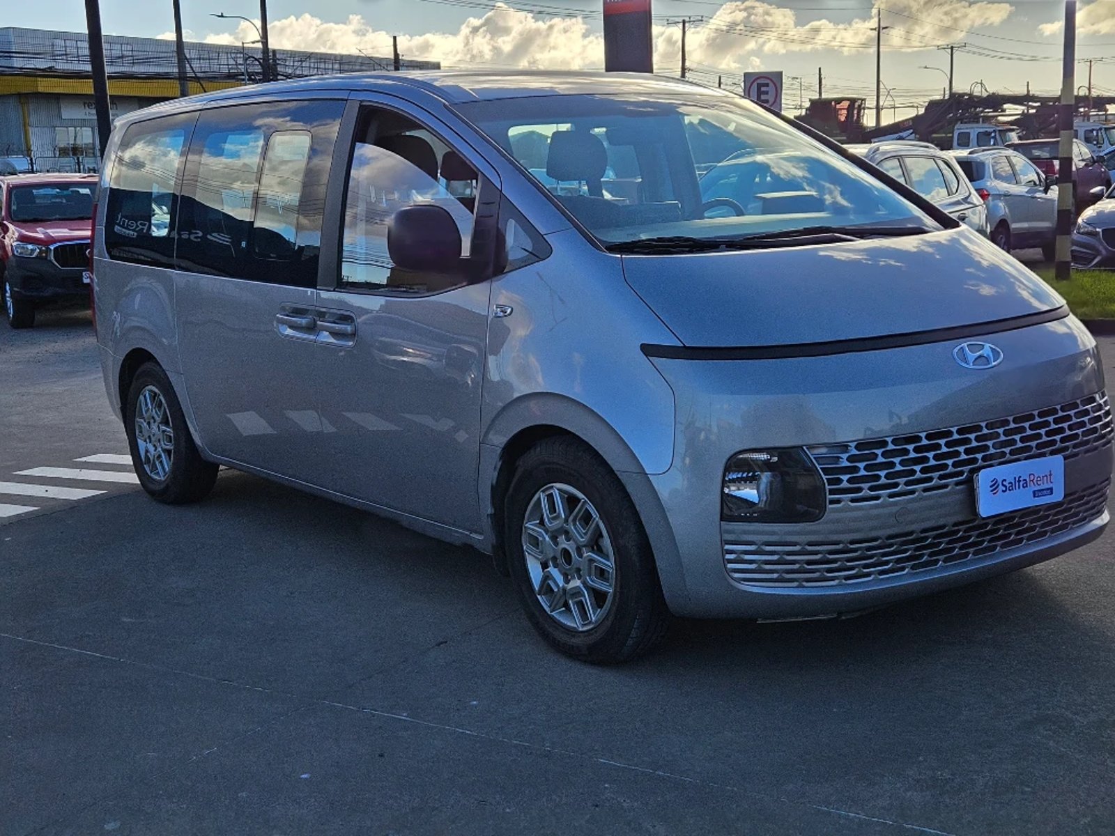 Hyundai Staria 2024 - Foto 4 de 20