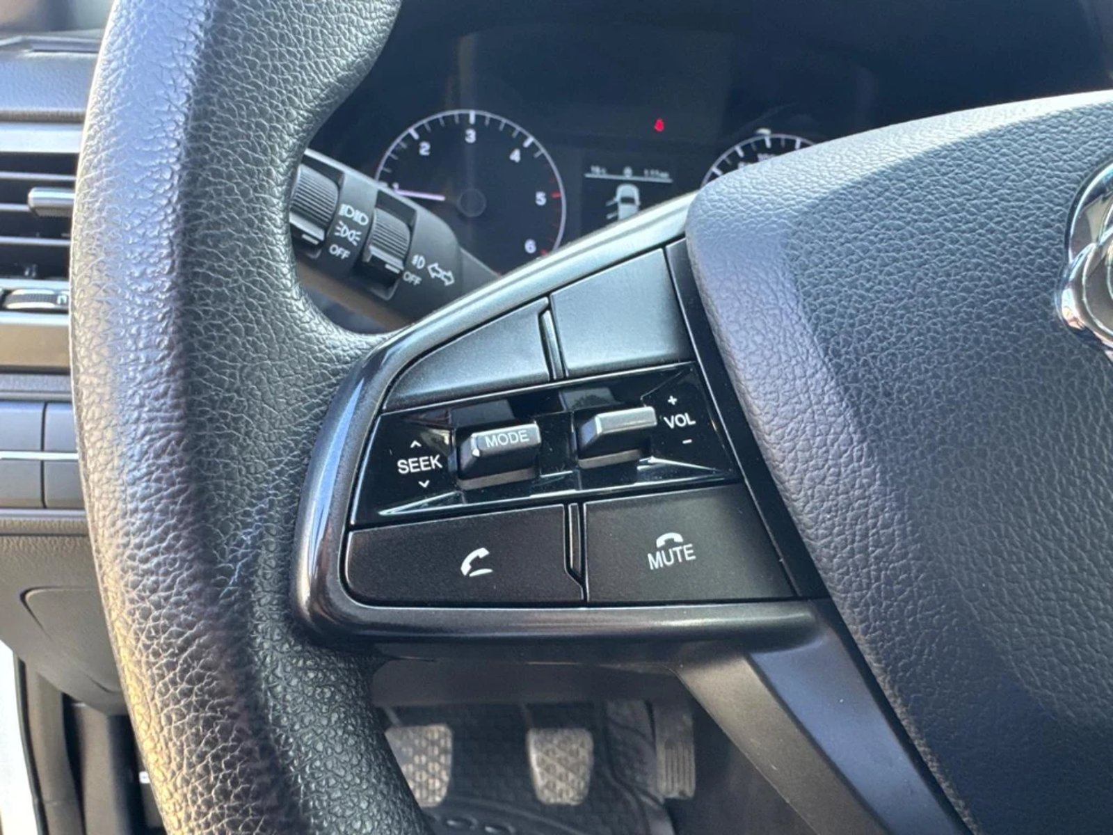 SSANGYONG GRAND MUSSO 2024 - Imagen 17 de 20