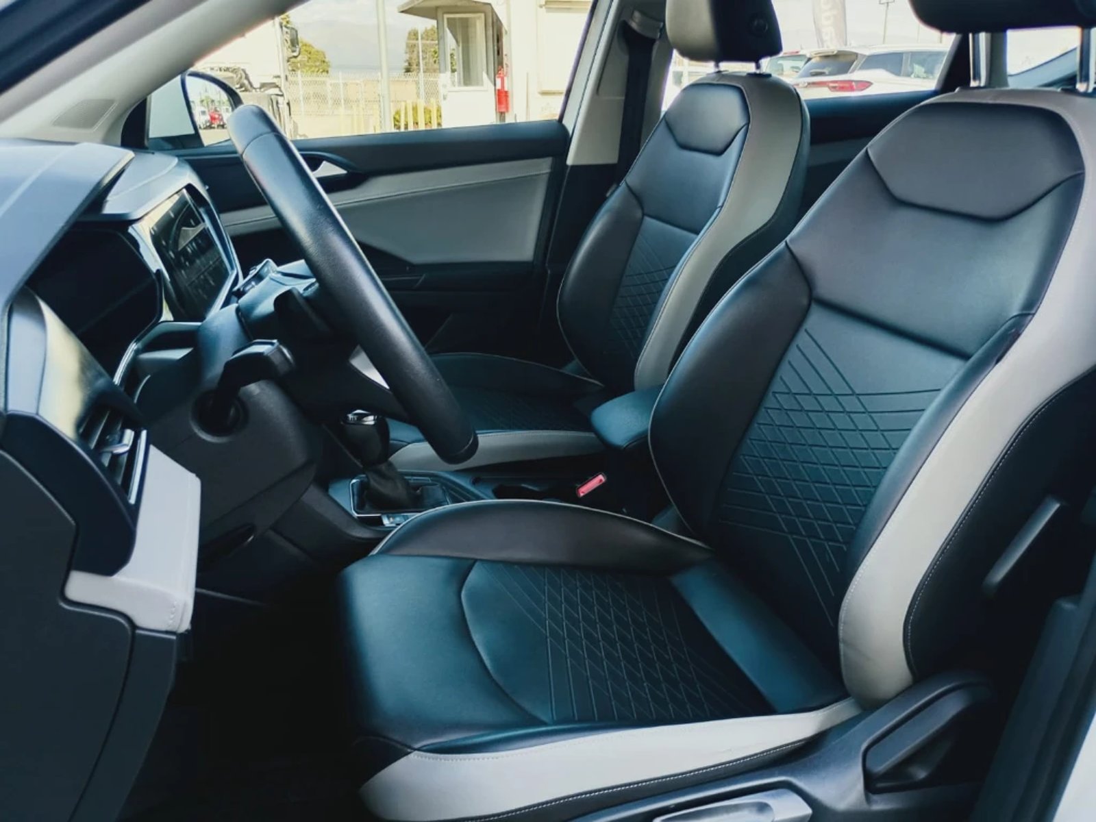 VOLKSWAGEN TAOS 2022 - Imagen 12 de 20