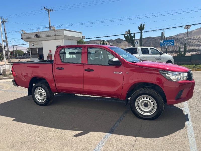 Toyota Hilux 2024 - Imagen 4 de 20