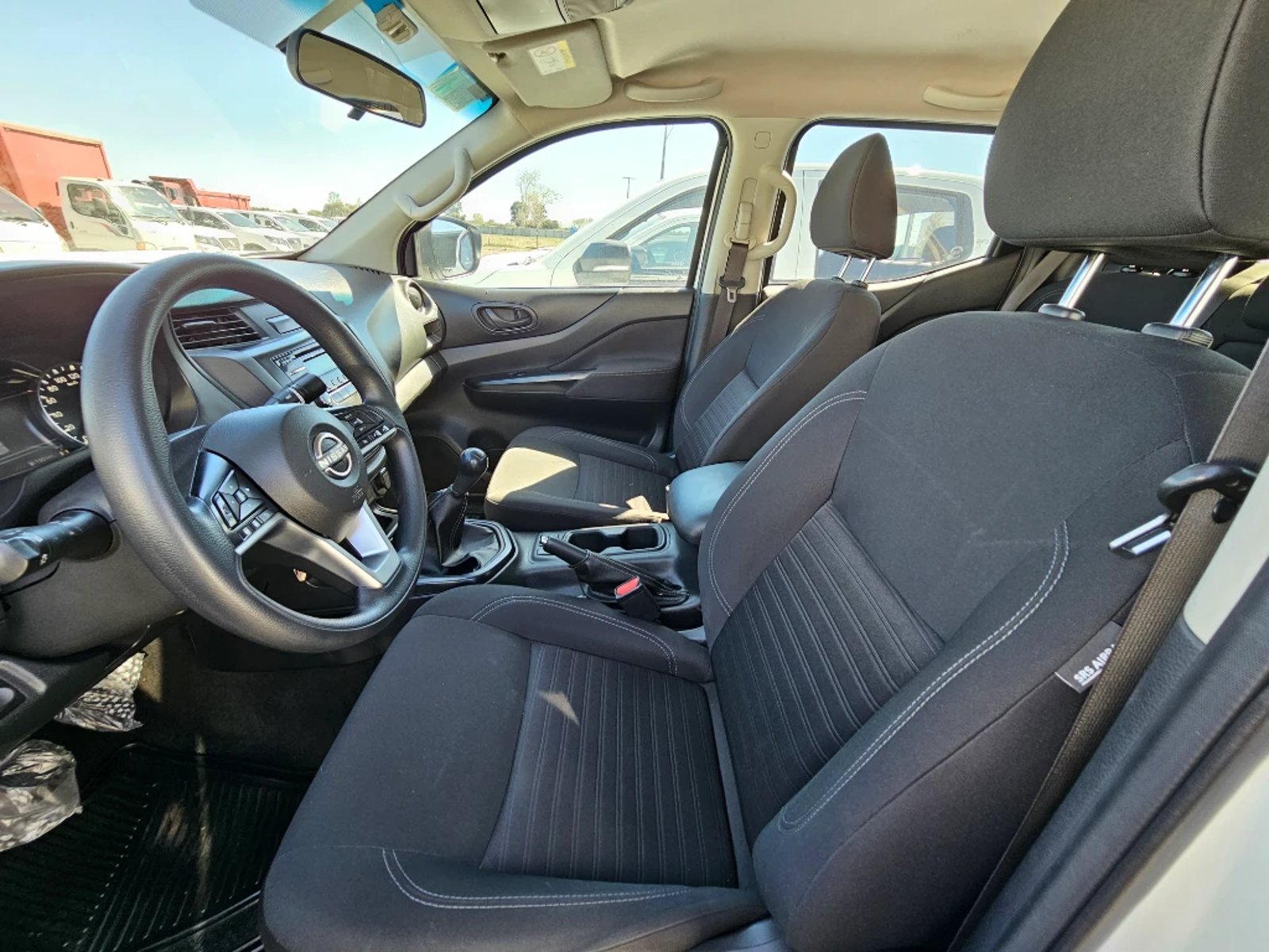 NISSAN NAVARA 2023 - Imagen 17 de 20