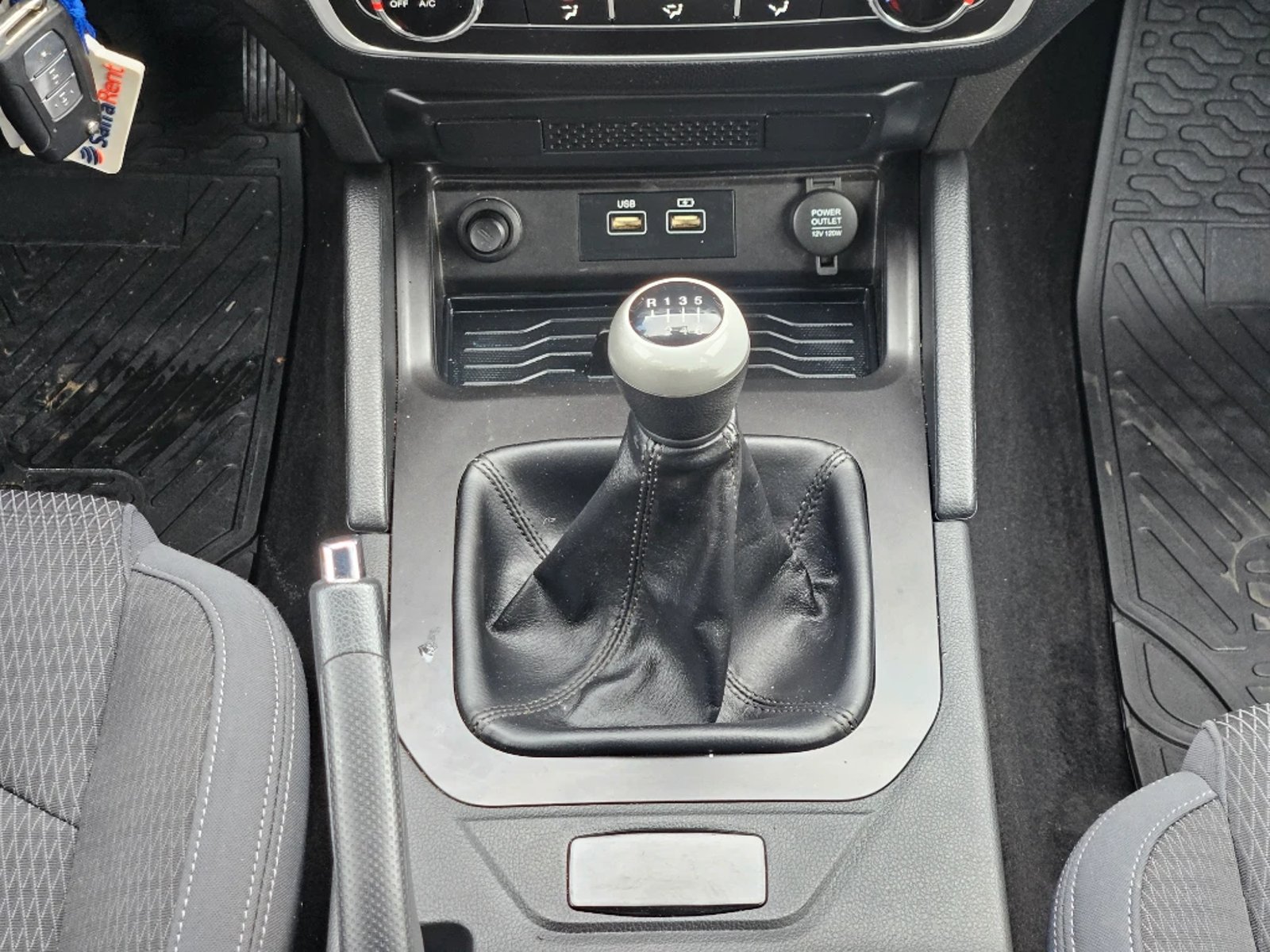 SsangYong Grand musso 2023 - Imagen 13 de 20