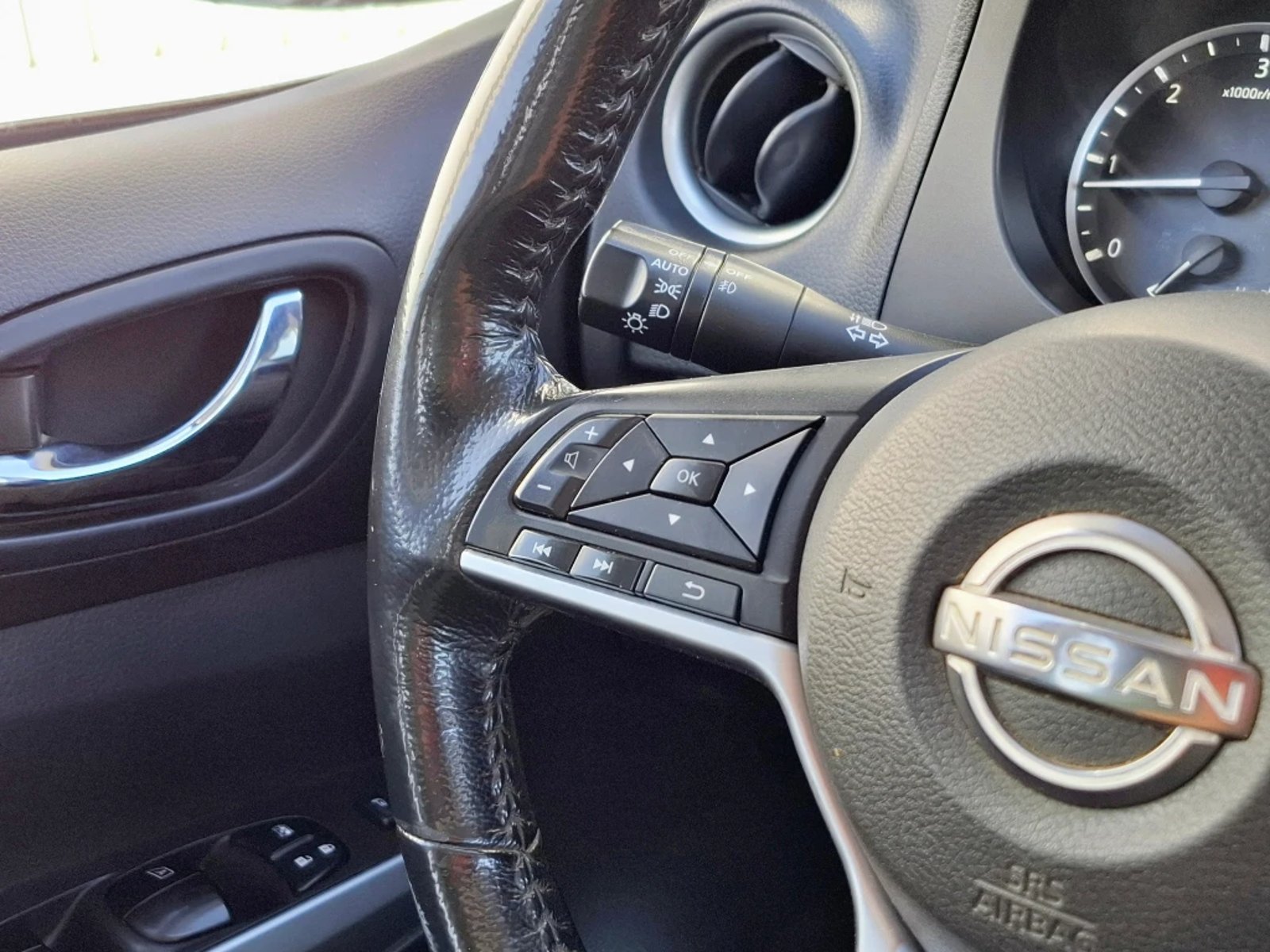 NISSAN NAVARA 2023 - Imagen 15 de 20