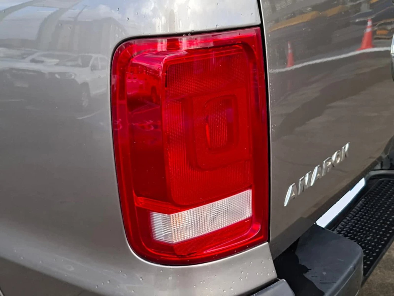 VOLKSWAGEN AMAROK 2023 - Imagen 10 de 20