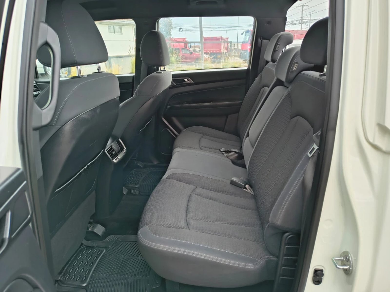 SsangYong Grand musso 2023 - Imagen 18 de 20