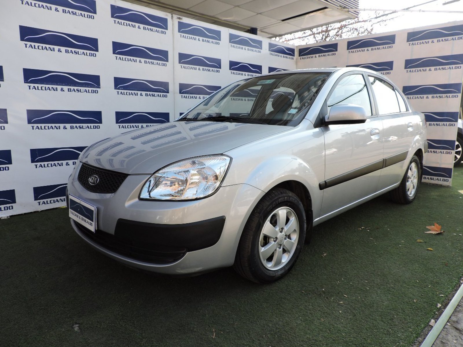 Kia RIO 2010 - Foto 2 de 10