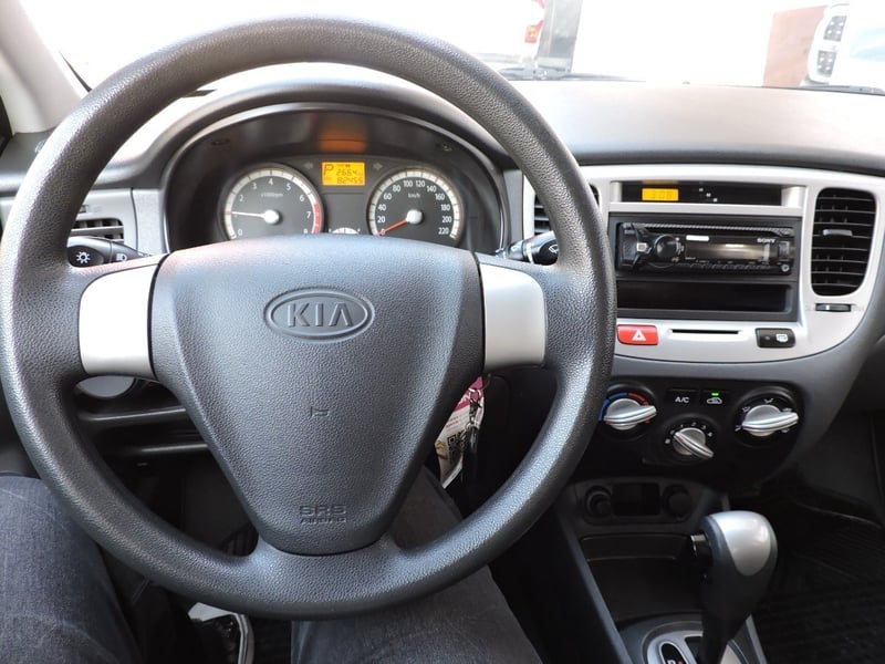 Kia RIO 2010 - Imagen 9 de 10