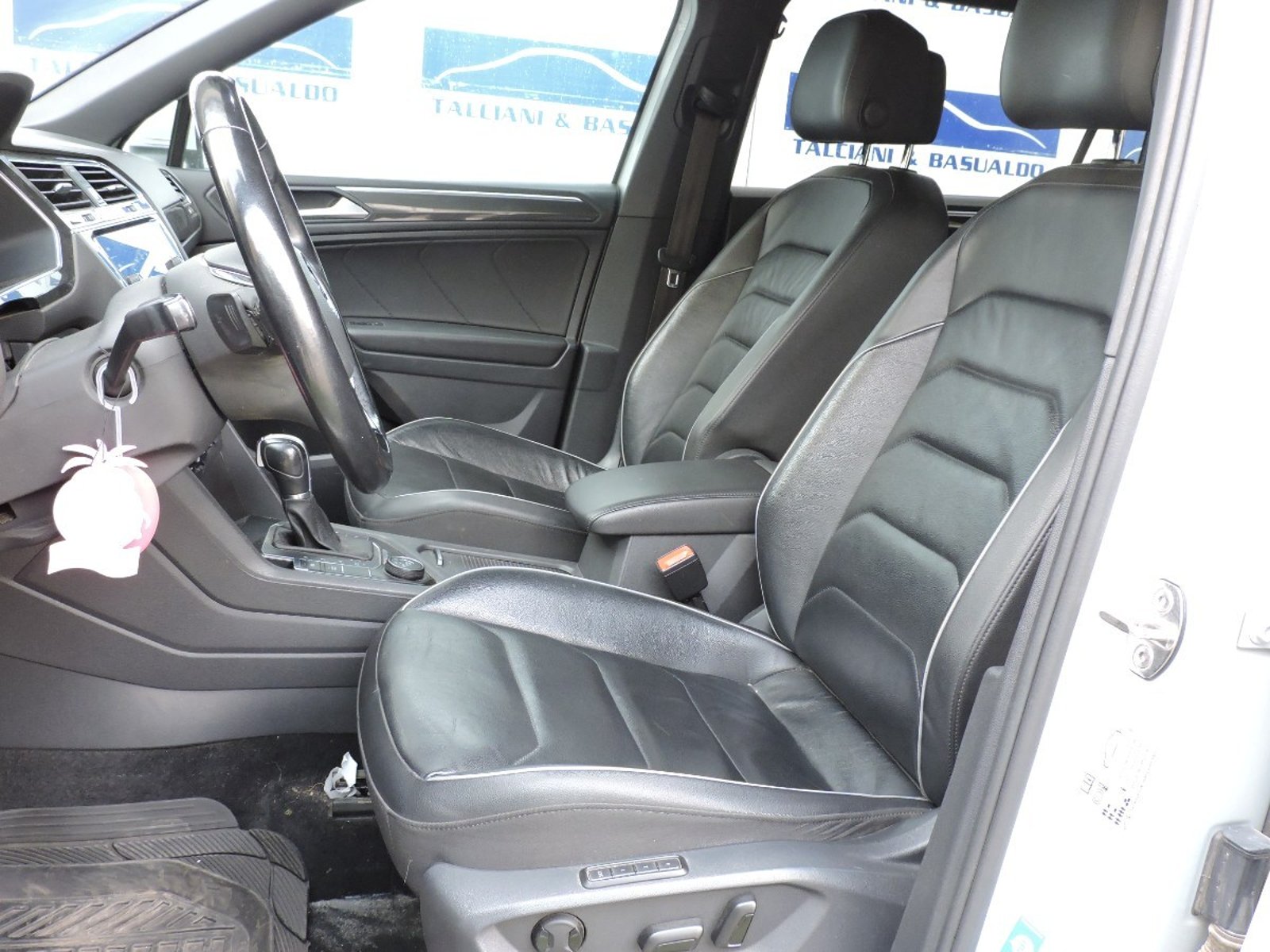 VOLKSWAGEN TIGUAN 2020 - Imagen 6 de 8