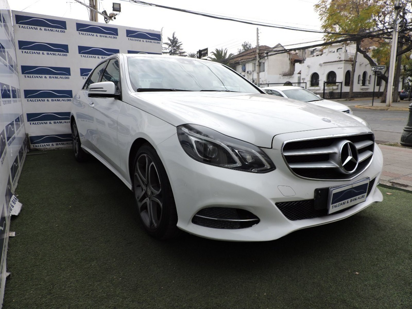 MERCEDES-BENZ E220 2014 - Imagen 3 de 10
