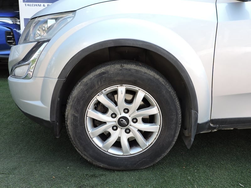 Mahindra XUV500 2017 - Imagen 5 de 10