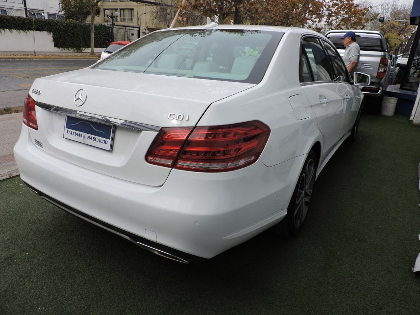 MERCEDES-BENZ E220 2014 - Imagen 8 de 10