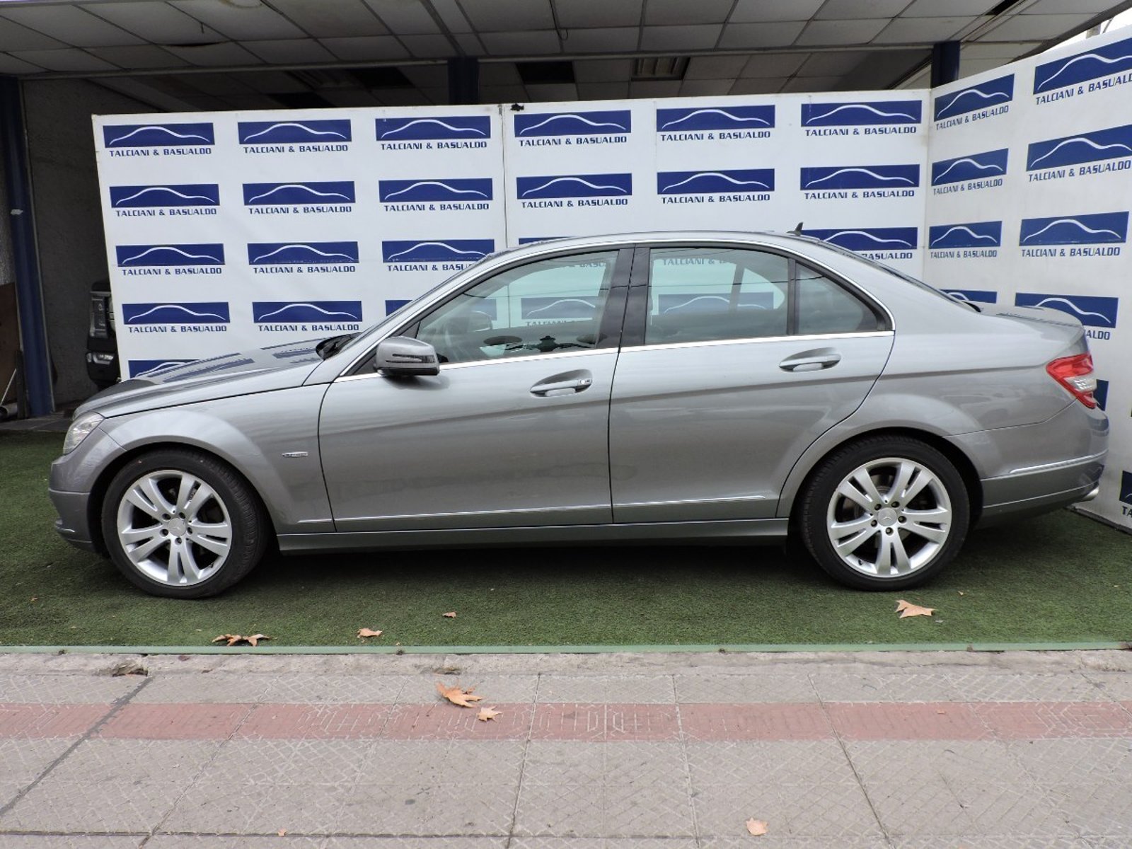Mercedes-Benz C250 2011 - Foto 5 de 10