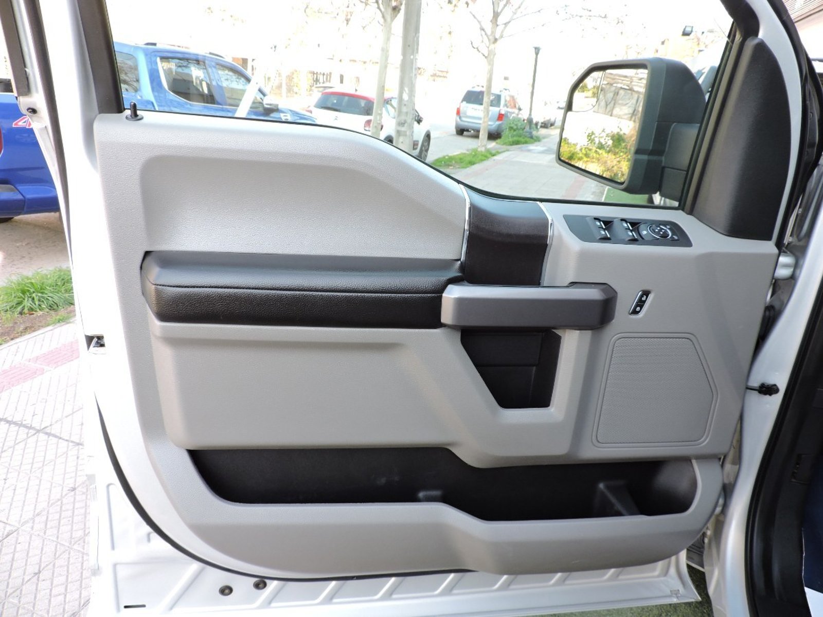 Ford F-150 2020 - Imagen 6 de 10
