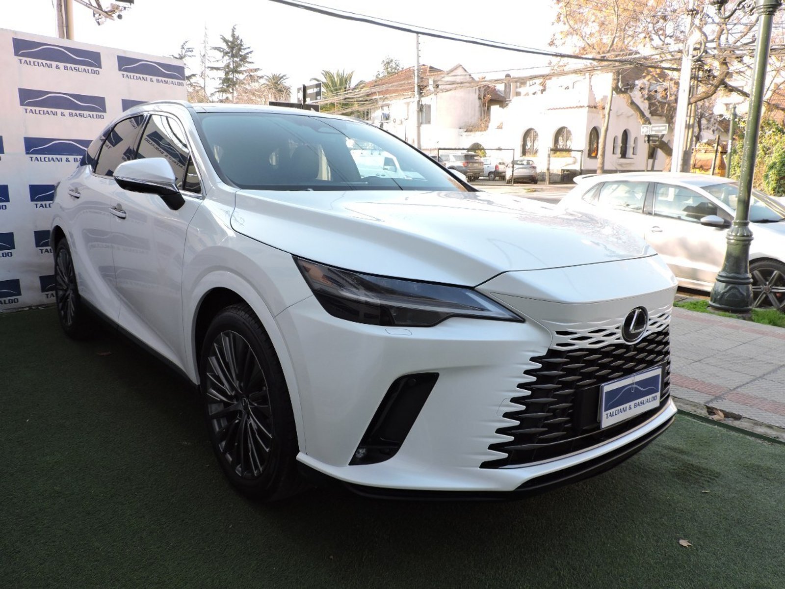 Lexus RX 2024 - Imagen 3 de 10