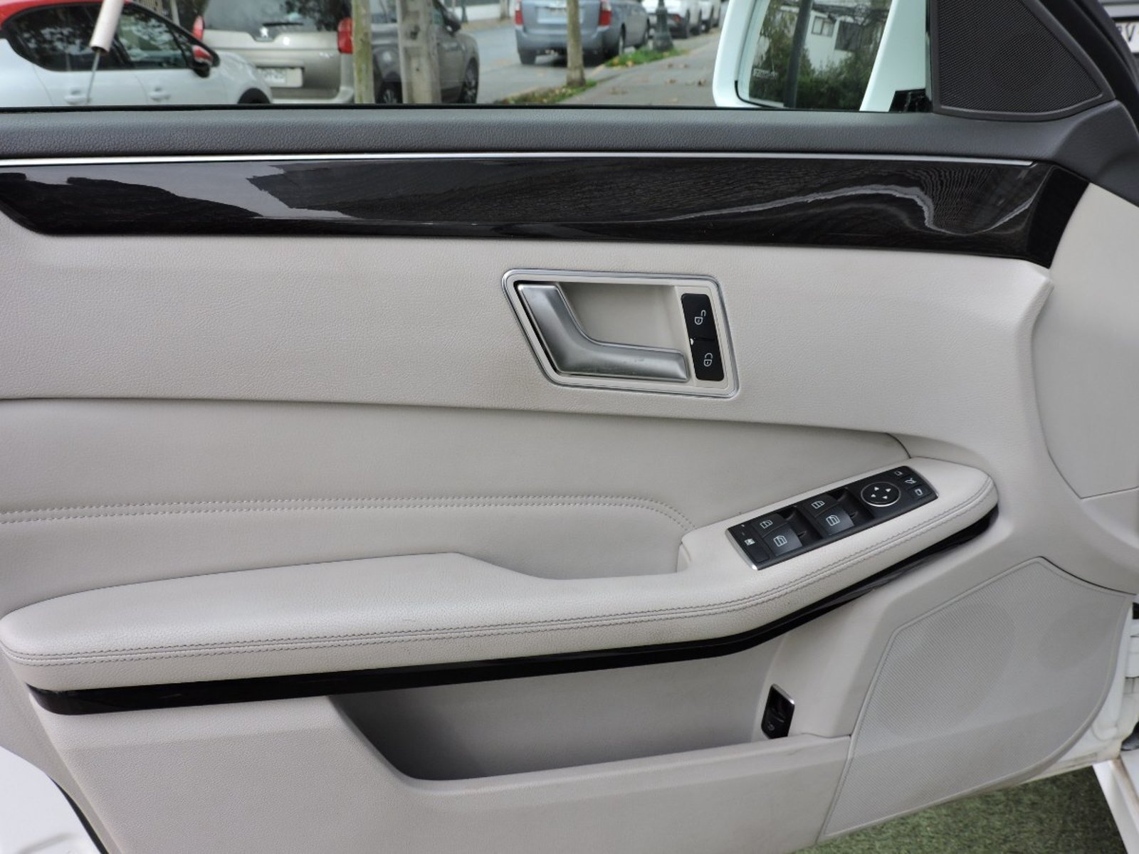 MERCEDES-BENZ E220 2014 - Imagen 10 de 10
