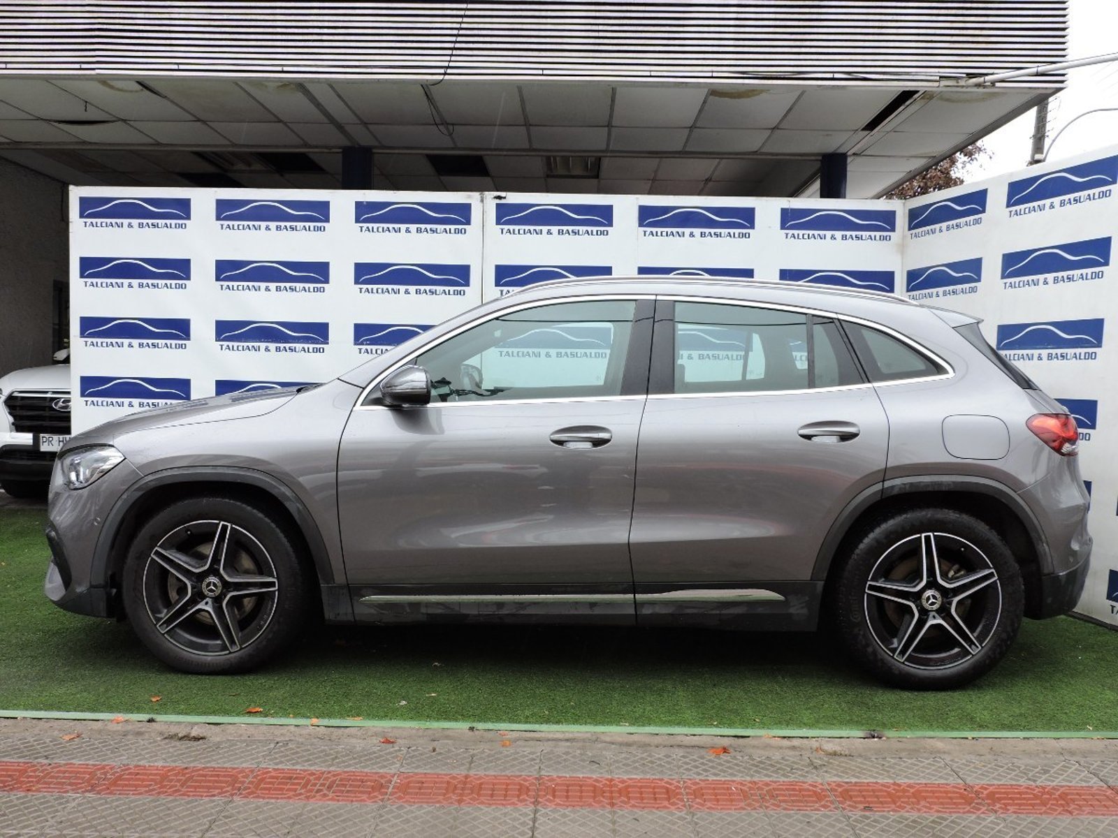 Mercedes-Benz GLA 2023 - Foto 5 de 9