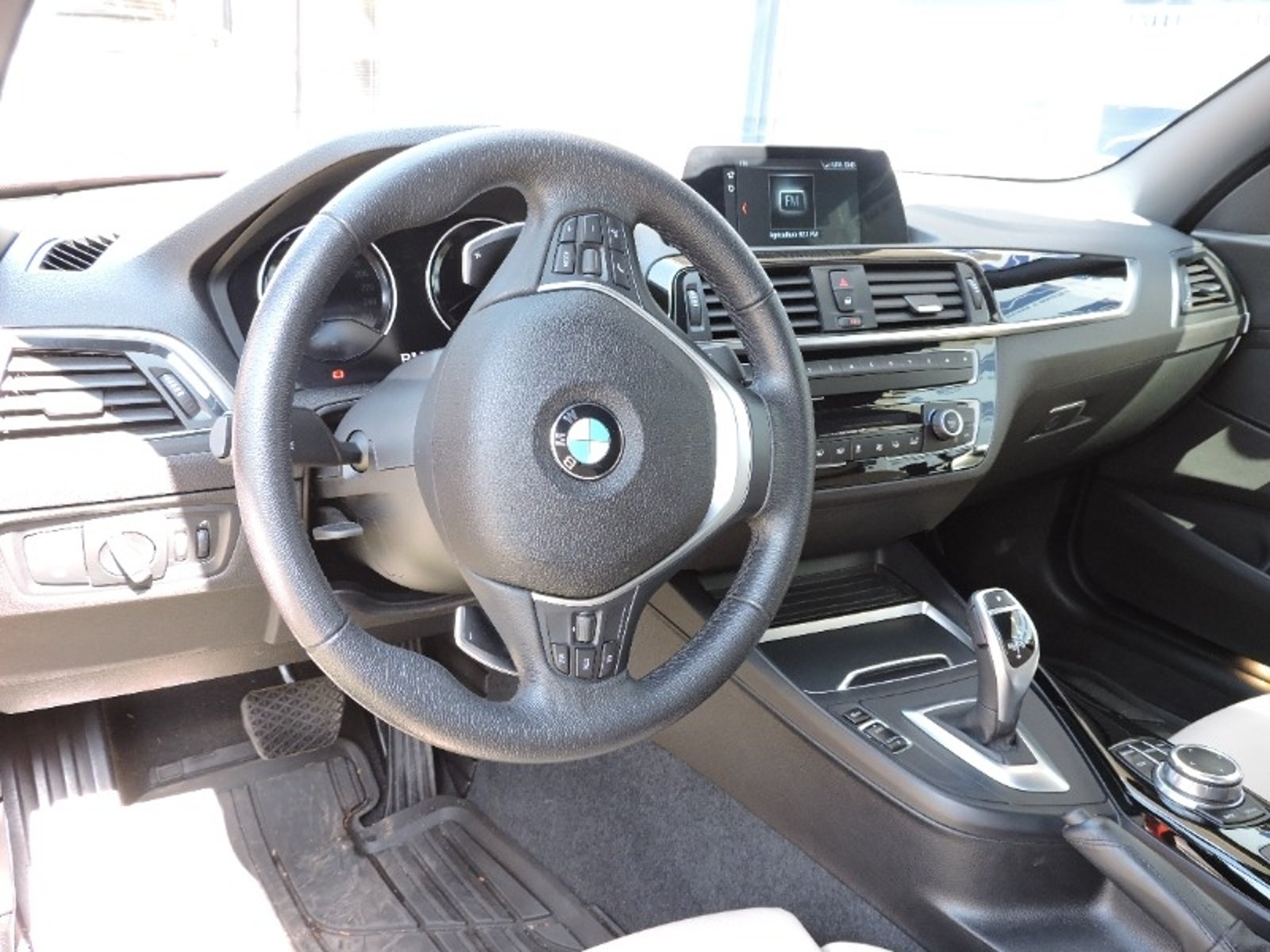 BMW 220I 2018 - Imagen 8 de 9