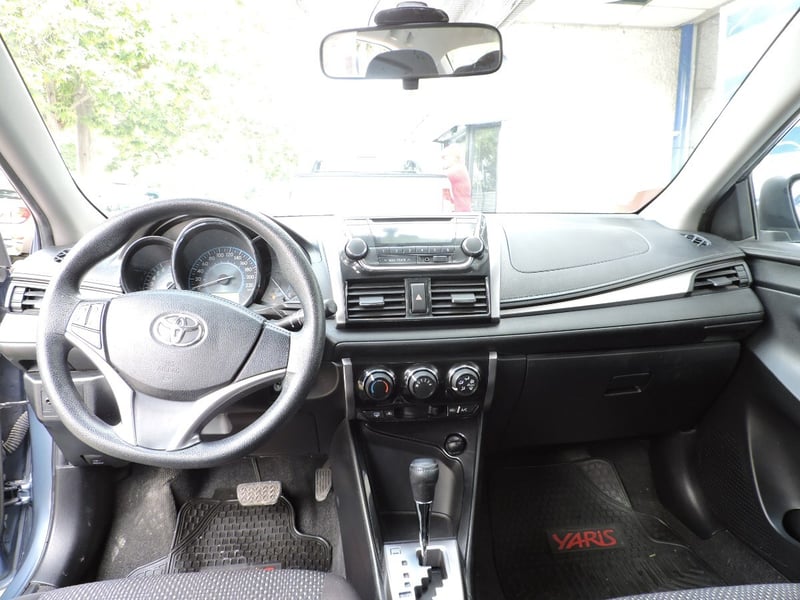Toyota YARIS 2015 - Imagen 9 de 10