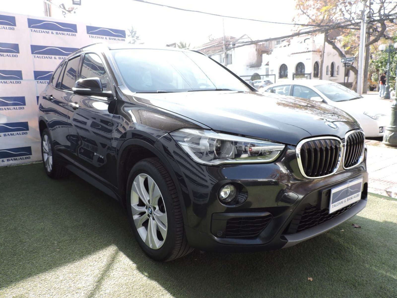 BMW X1 2018 - Foto 3 de 10