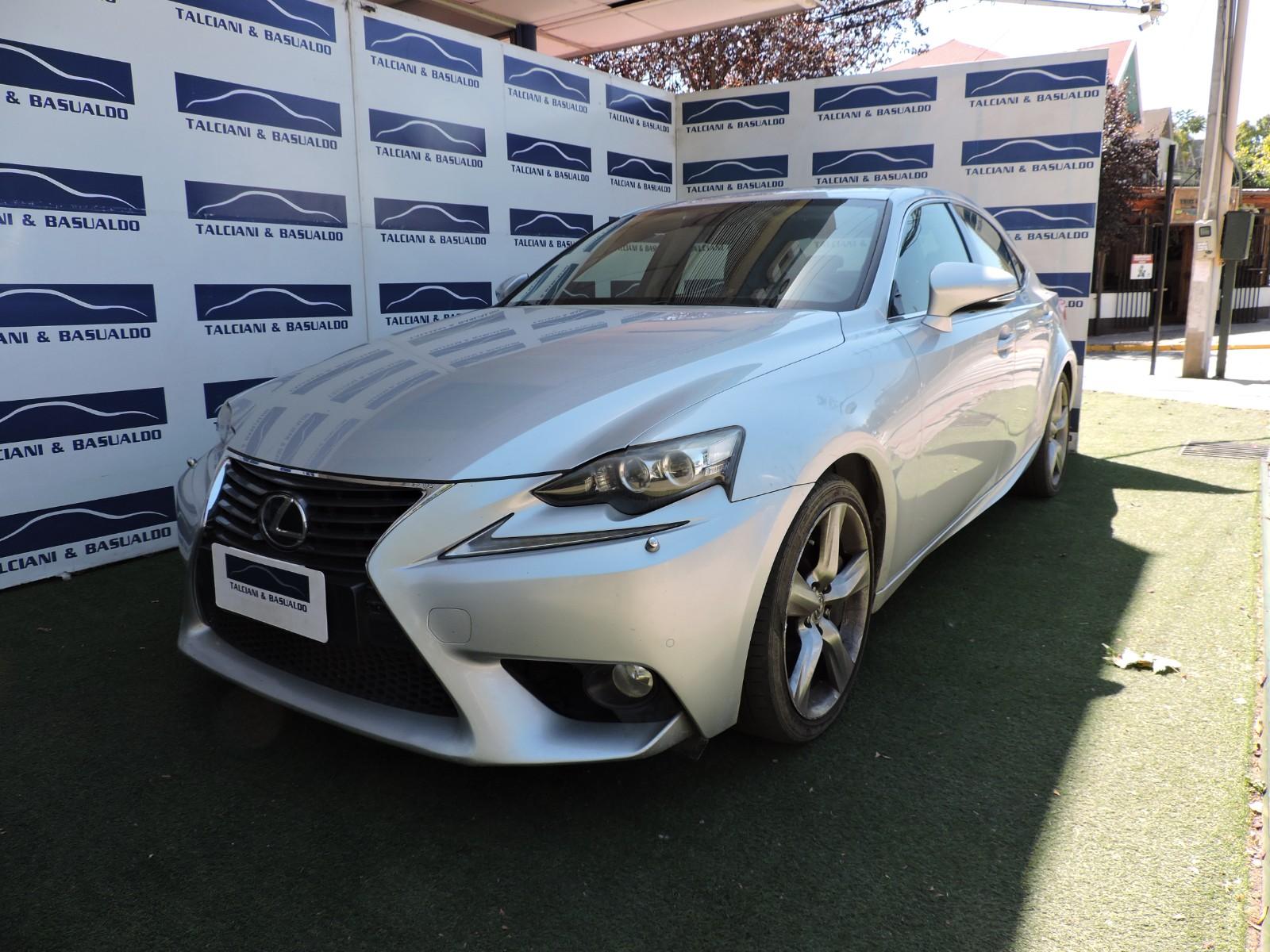 Lexus IS 2014 - Foto 3 de 10