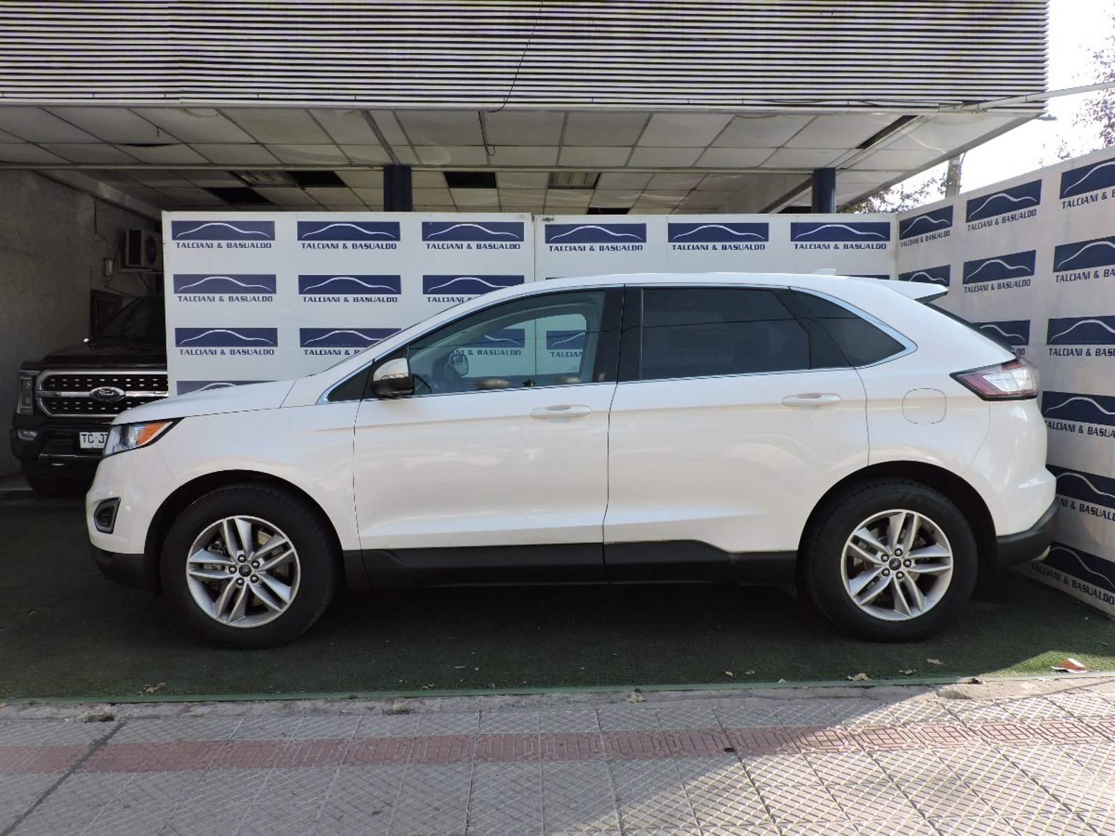 Ford EDGE 2017 - Foto 4 de 10