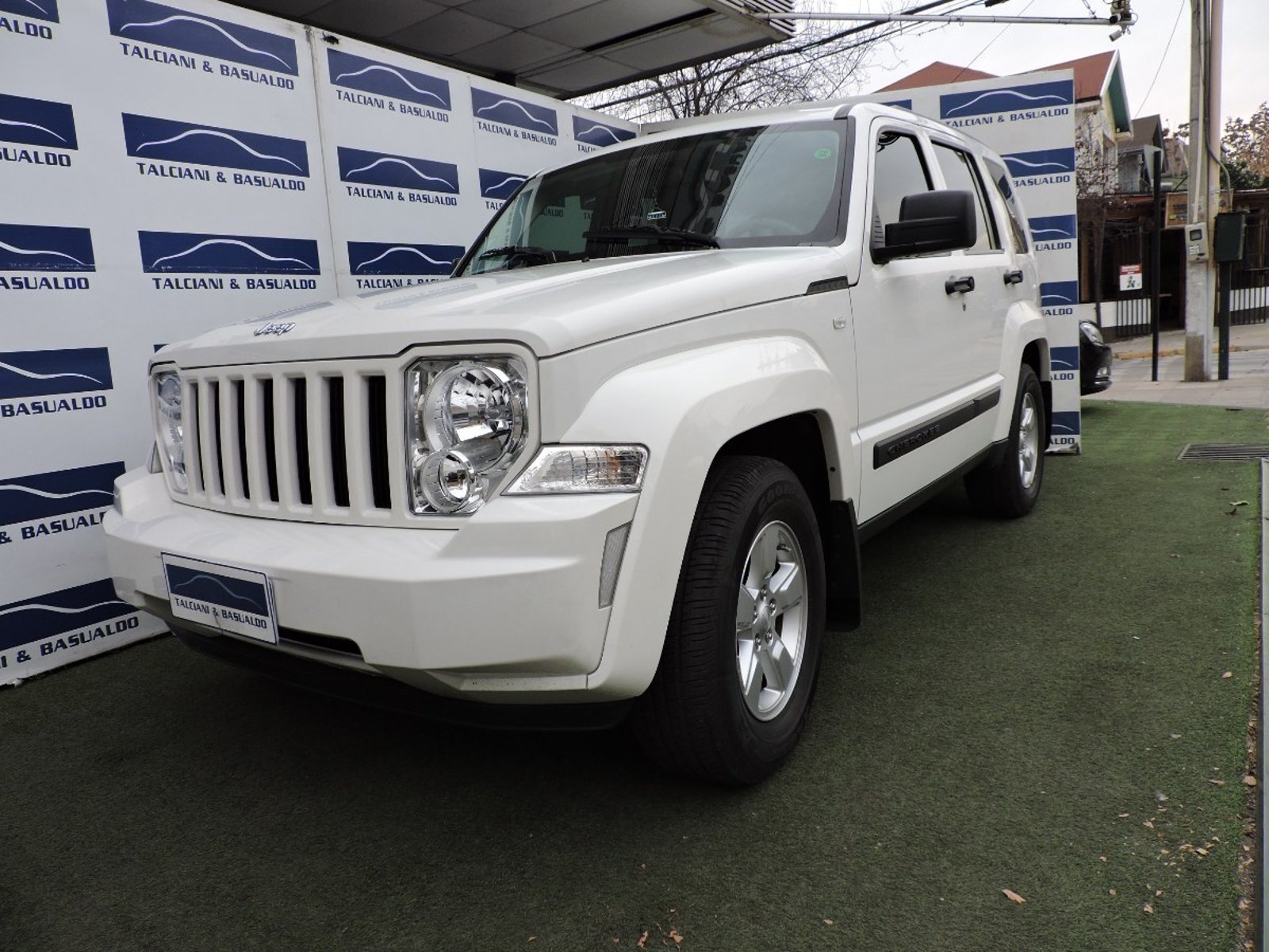 Jeep LIBERTY 2010 - Foto 2 de 10