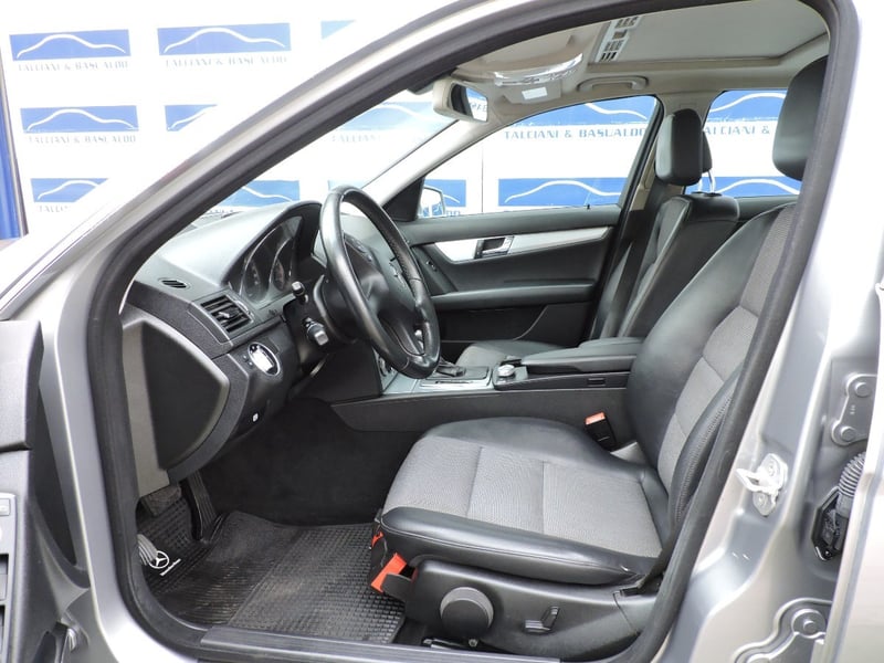 Mercedes-Benz C250 2011 - Imagen 8 de 10