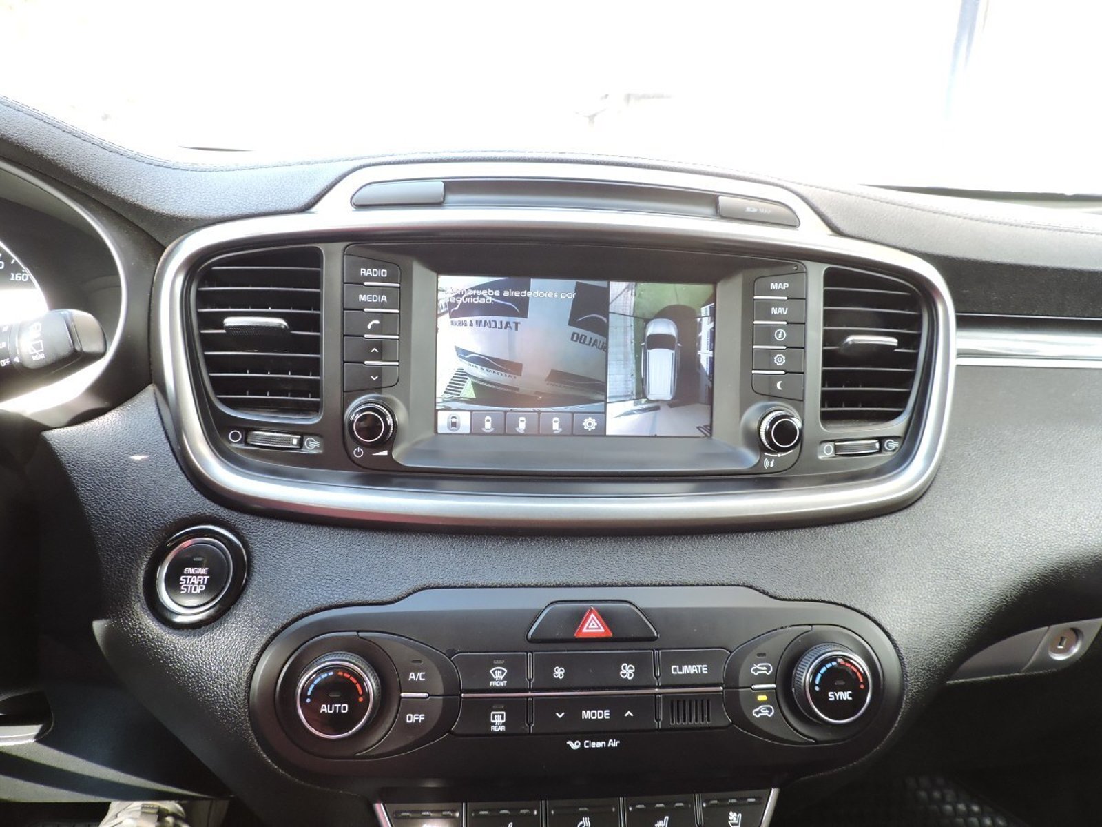 KIA SORENTO 2018 - Imagen 8 de 9