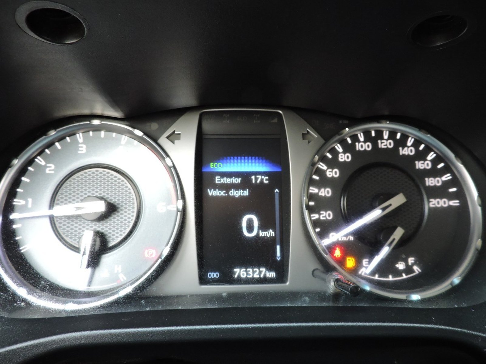 TOYOTA HILUX 2023 - Imagen 4 de 10