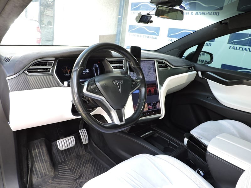 Tesla X 2016 - Imagen 8 de 10