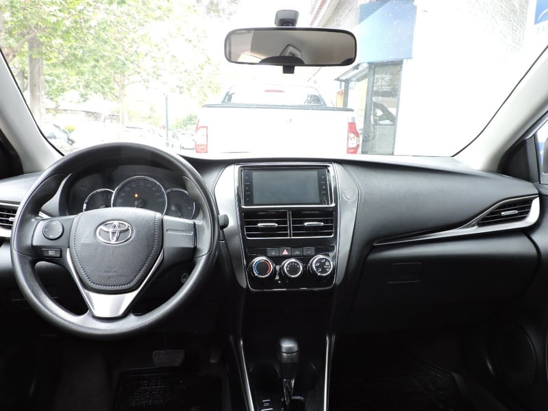 Toyota YARIS 2023 - Imagen 8 de 10