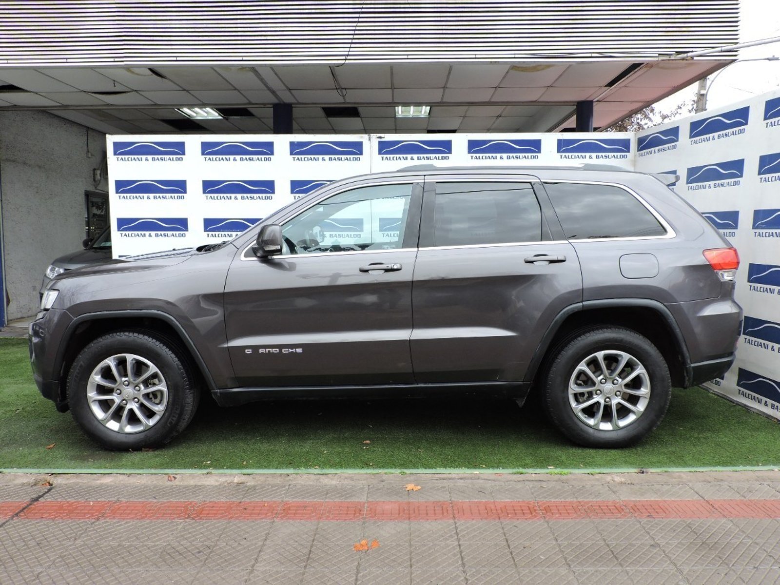 Jeep GRAND 2016 - Foto 3 de 10