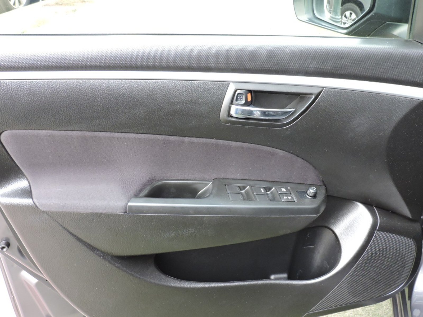 SUZUKI SWIFT 2015 - Imagen 6 de 10