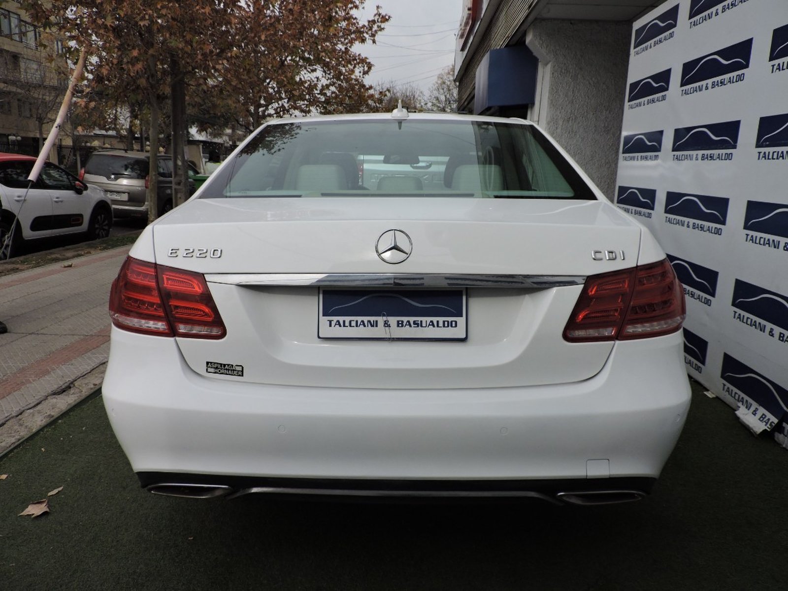 MERCEDES-BENZ E220 2014 - Imagen 5 de 10