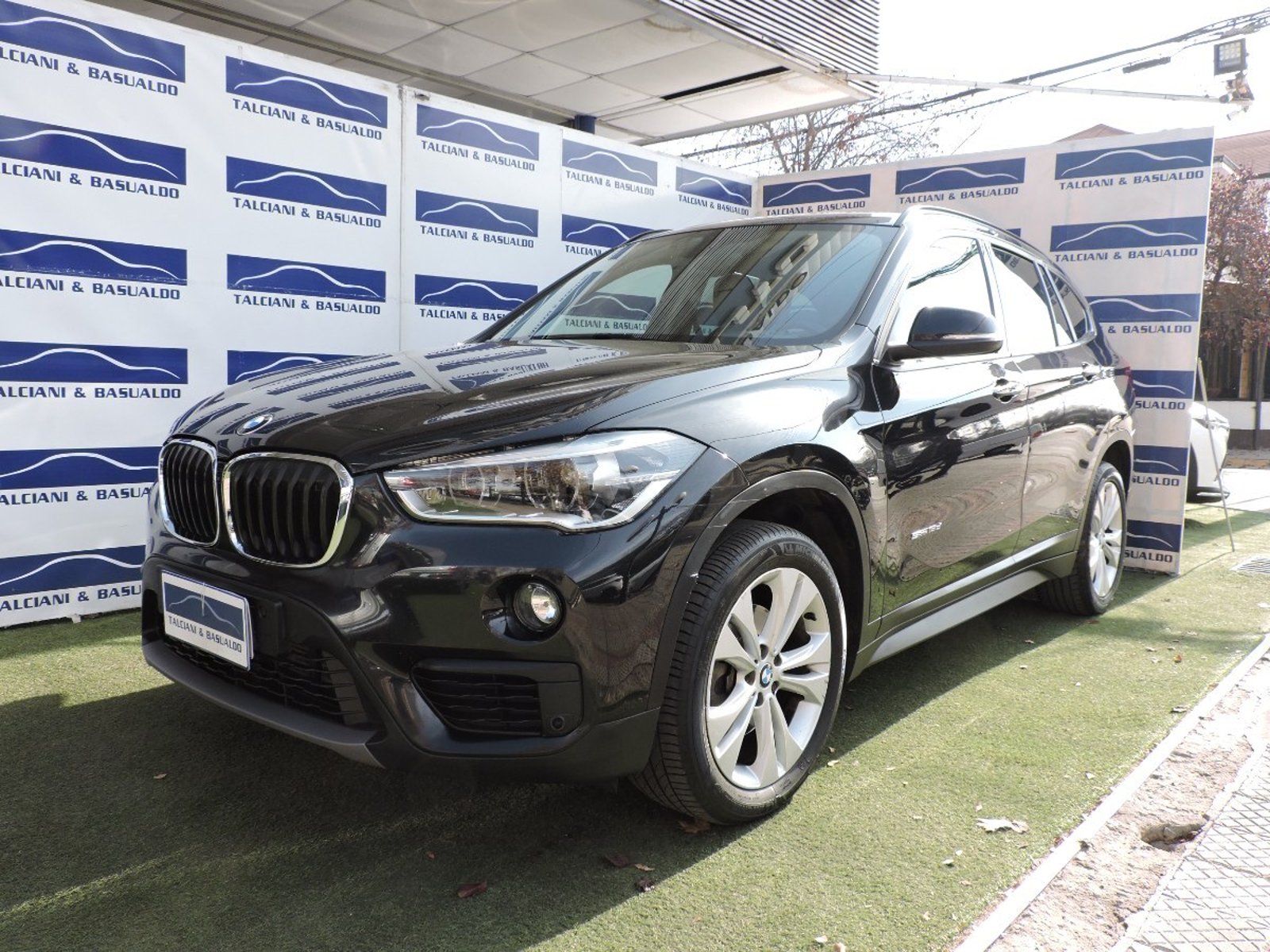 BMW X1 2018 - Foto 2 de 10