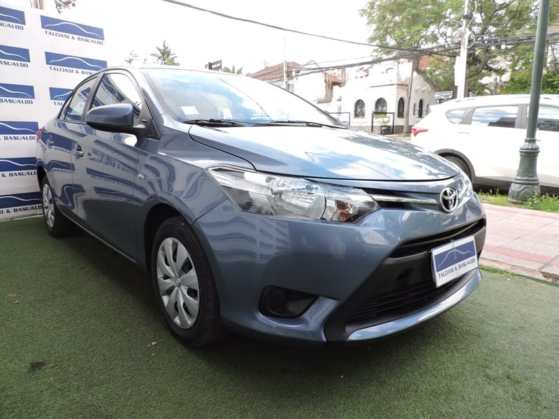 Toyota YARIS 2015 - Imagen 3 de 10