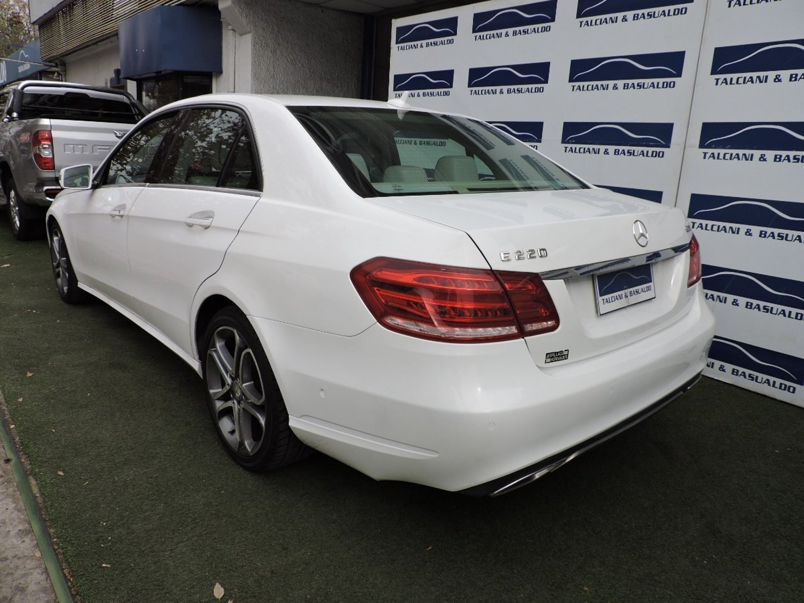 MERCEDES-BENZ E220 2014 - Imagen 7 de 10