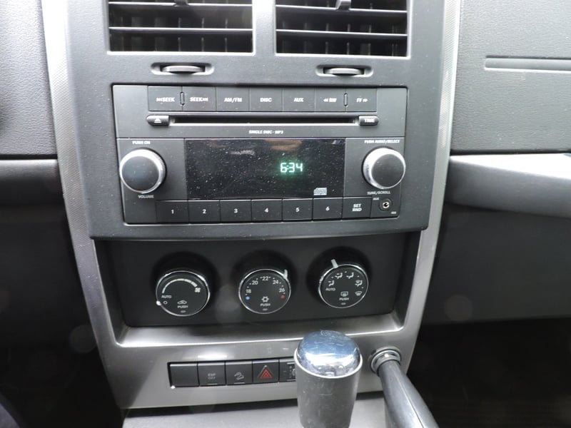 Jeep LIBERTY 2010 - Imagen 8 de 10