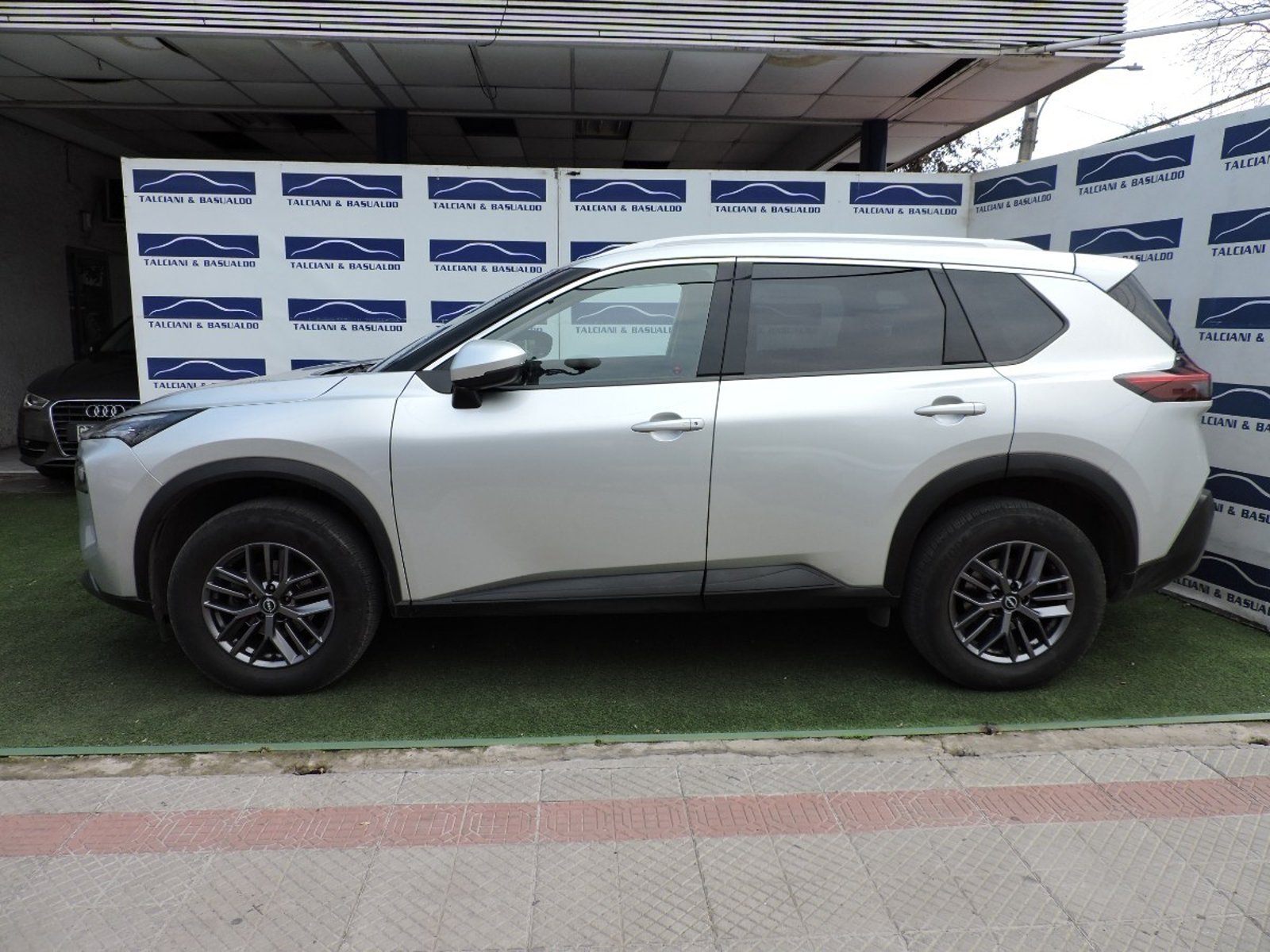 Nissan X-TRAIL 2025 - Imagen 4 de 10