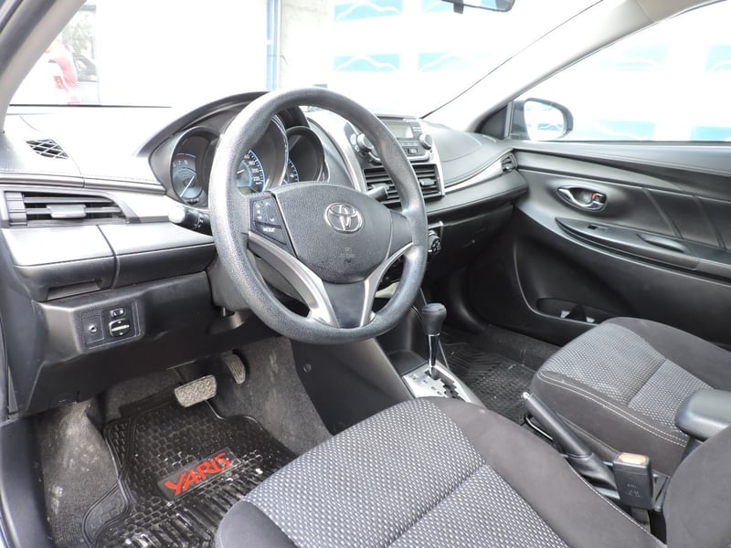 Toyota YARIS 2015 - Imagen 7 de 10