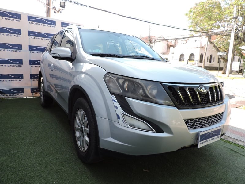 Mahindra XUV500 2017 - Imagen 3 de 10