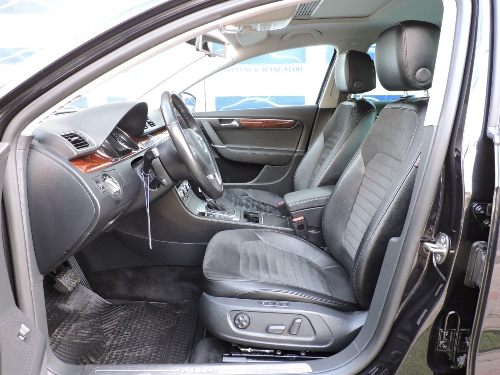 VOLKSWAGEN PASSAT 2015 - Imagen 8 de 10