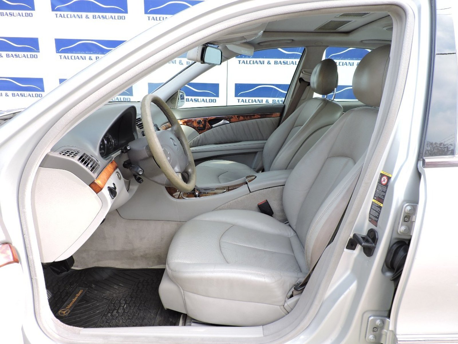 Mercedes-Benz E320 2005 - Imagen 9 de 10