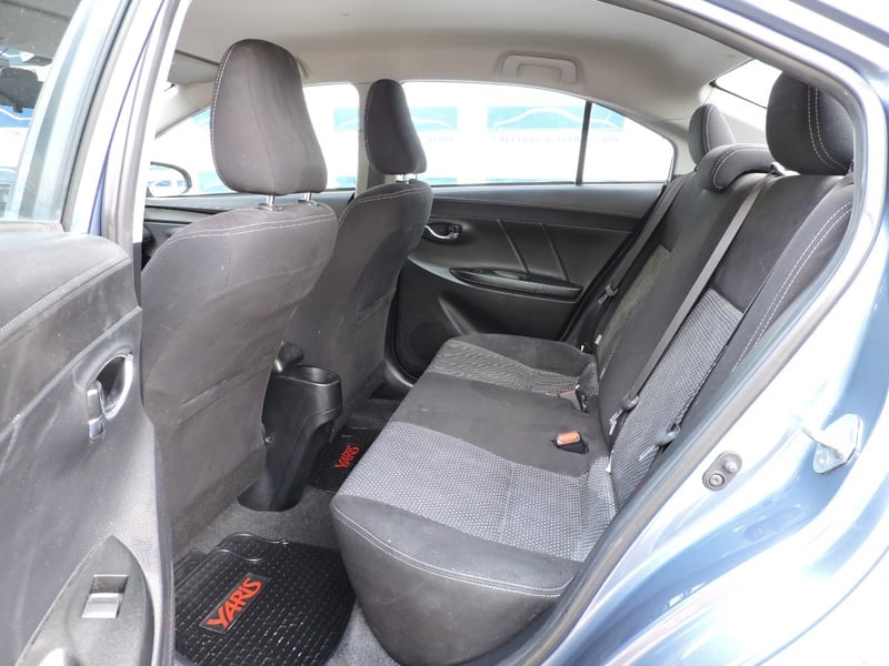 Toyota YARIS 2015 - Imagen 8 de 10
